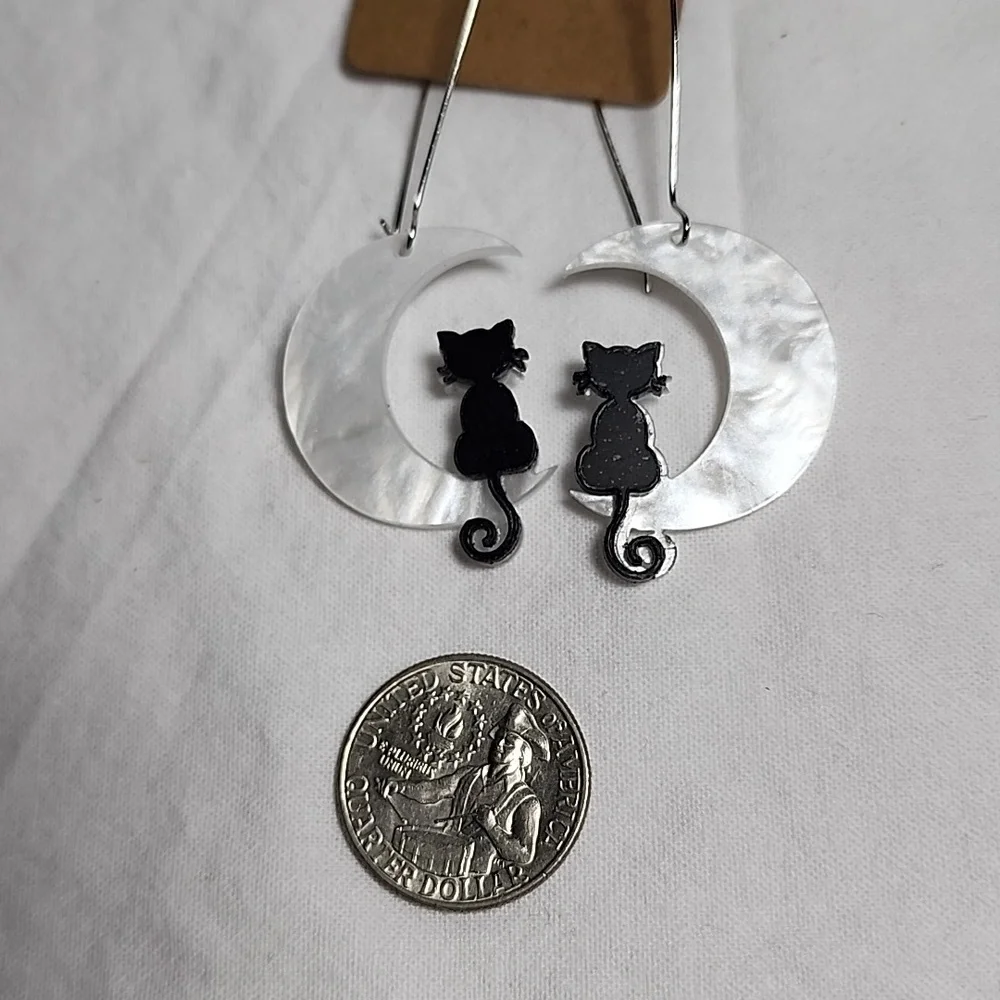 Moon and Cat Earrings‎ - Picture 4 of 5